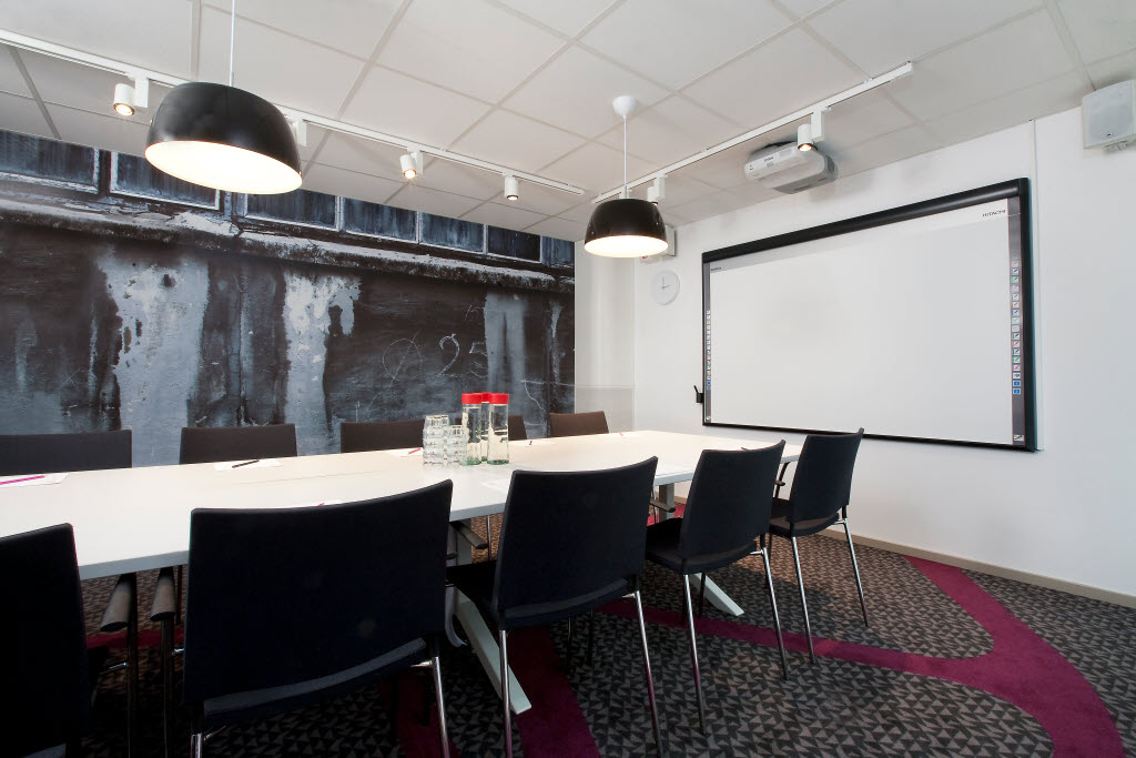 Copyright: : Paul Bjorkman, Kyrkogatan, 20 411 15 Goteborg, 0722- 50 33 91, paul@paulbjorkman.se Scandic Plaza, Boras, meeting, conference